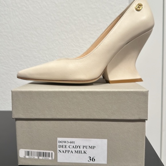 Ivory Leather Dee Ocleppo Wedge Pumps Size 6 - Picture 6 of 12